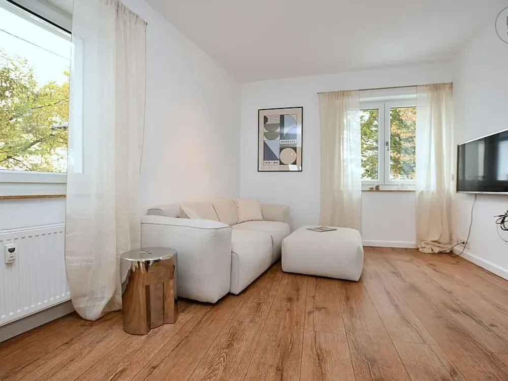 Modern Furnished Apartment with Balcony in Stuttgart Degerloch