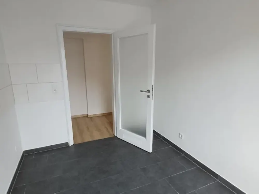 zentrale großzügige 2,5 Zimmer Wohnung