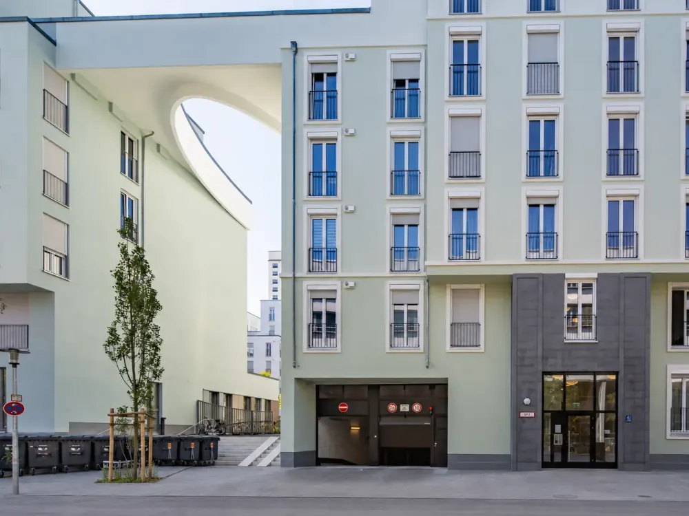 Wunderschöne große 3-Zimmer-Wohnung mit Dachterrasse in München
