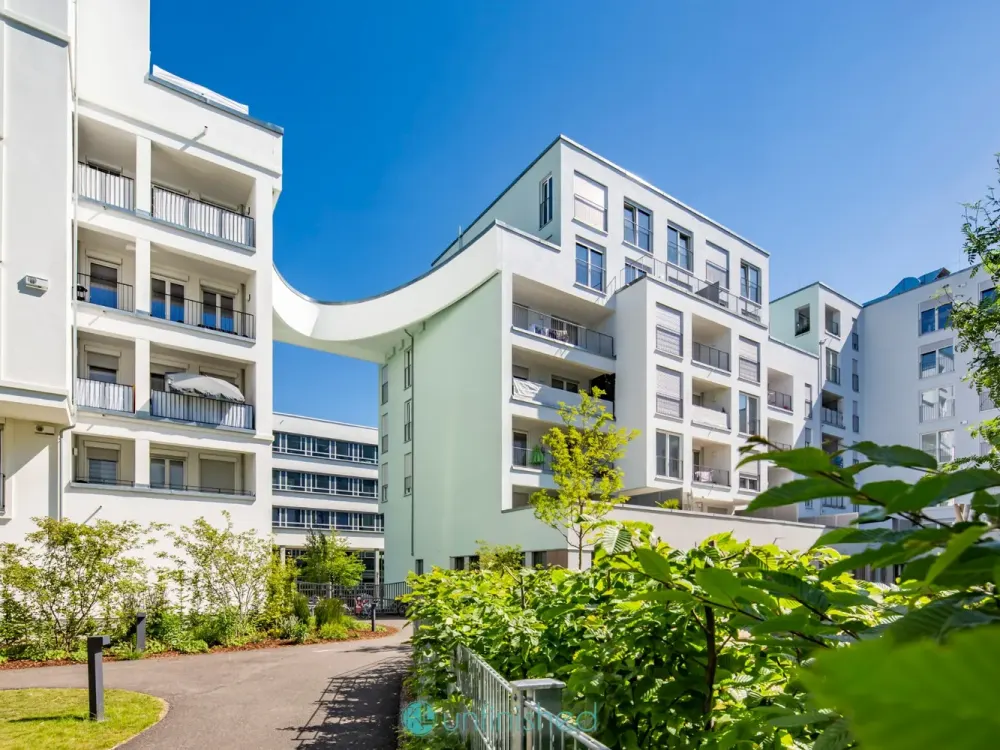 Wunderschöne große 3-Zimmer-Wohnung mit Dachterrasse in München