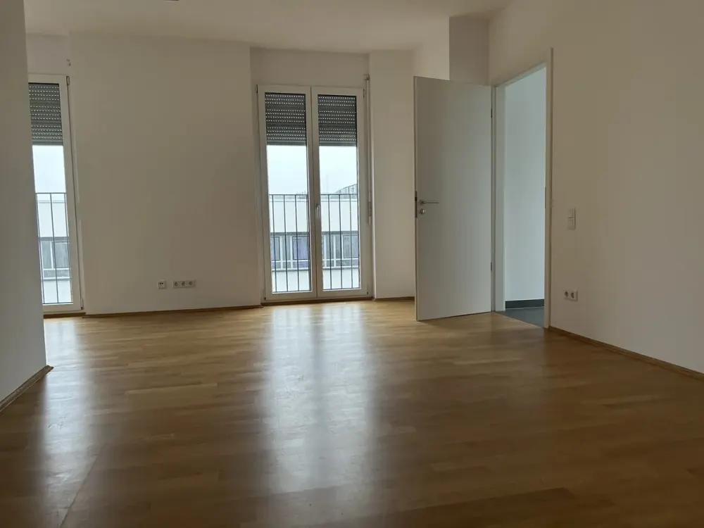 Wunderschöne große 3-Zimmer-Wohnung mit Dachterrasse in München