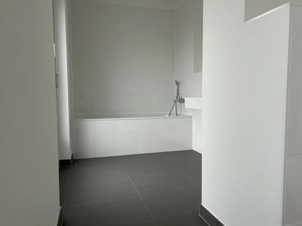 Wunderschöne große 3-Zimmer-Wohnung mit Dachterrasse in München