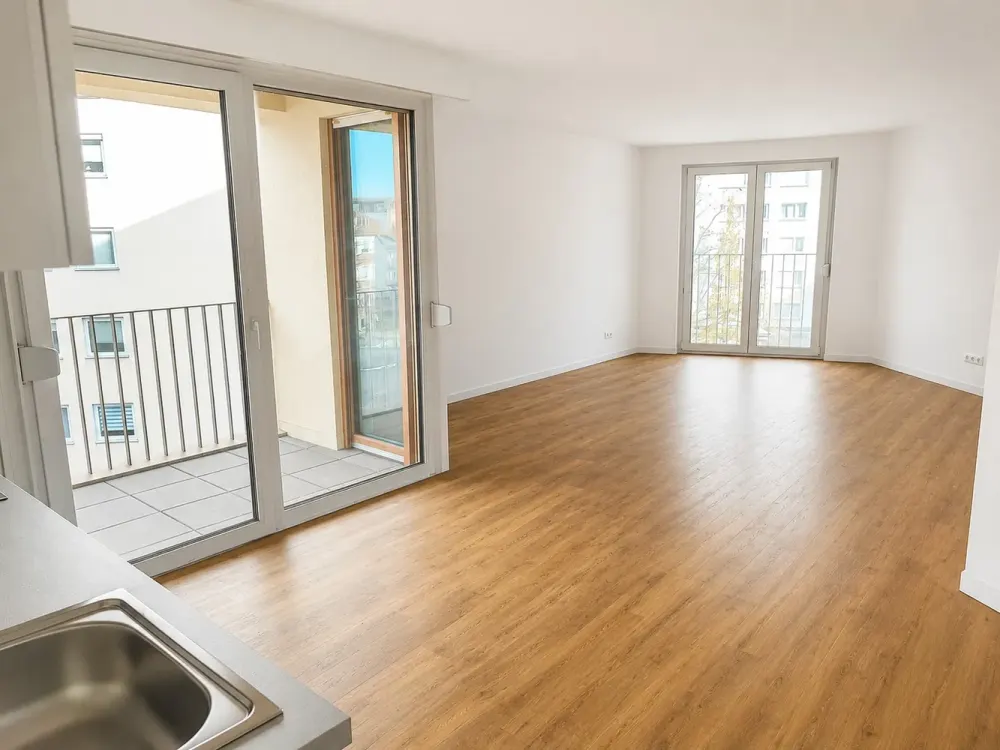 *Like New* 3-Room Apartment with Balcony in Offenbach