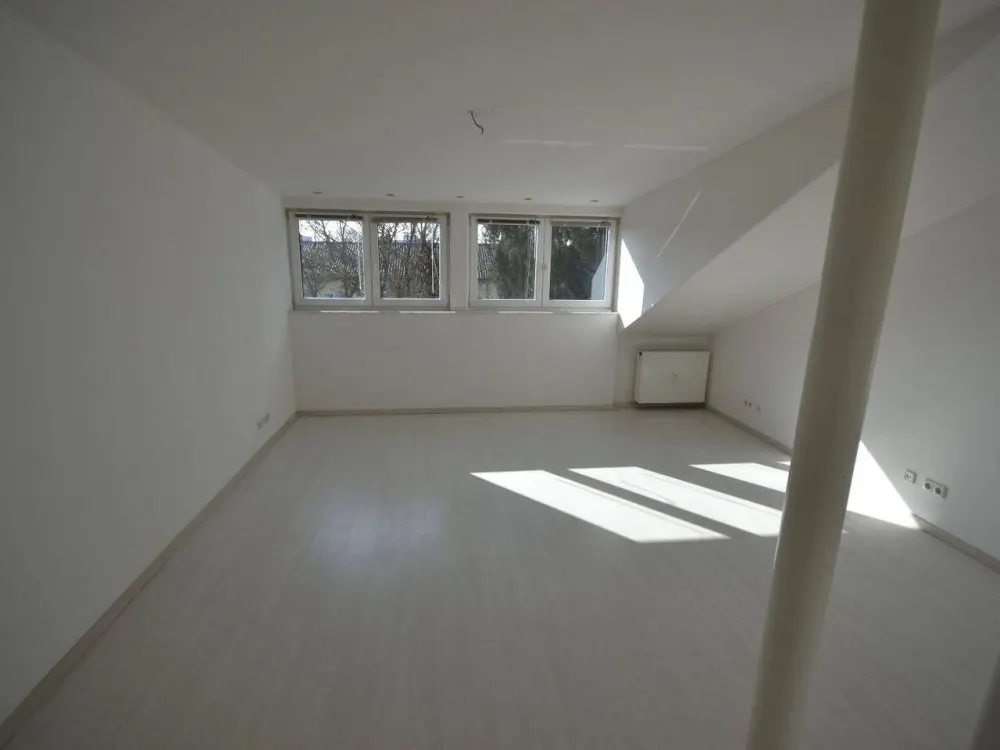 Charmante 2-Zimmer-Wohnung über den Dächern Münchens