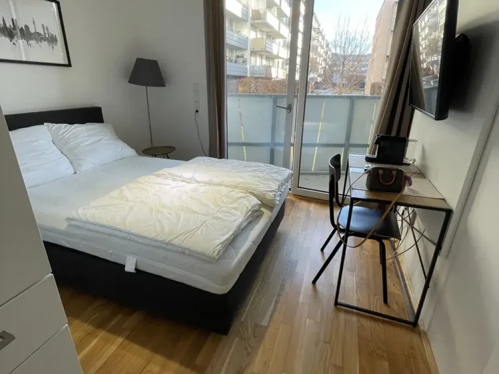 FROM PRIVATE: Fully Furnished Like-New 1-Room Apartment with Balcony and Built-In Kitchen / Munich