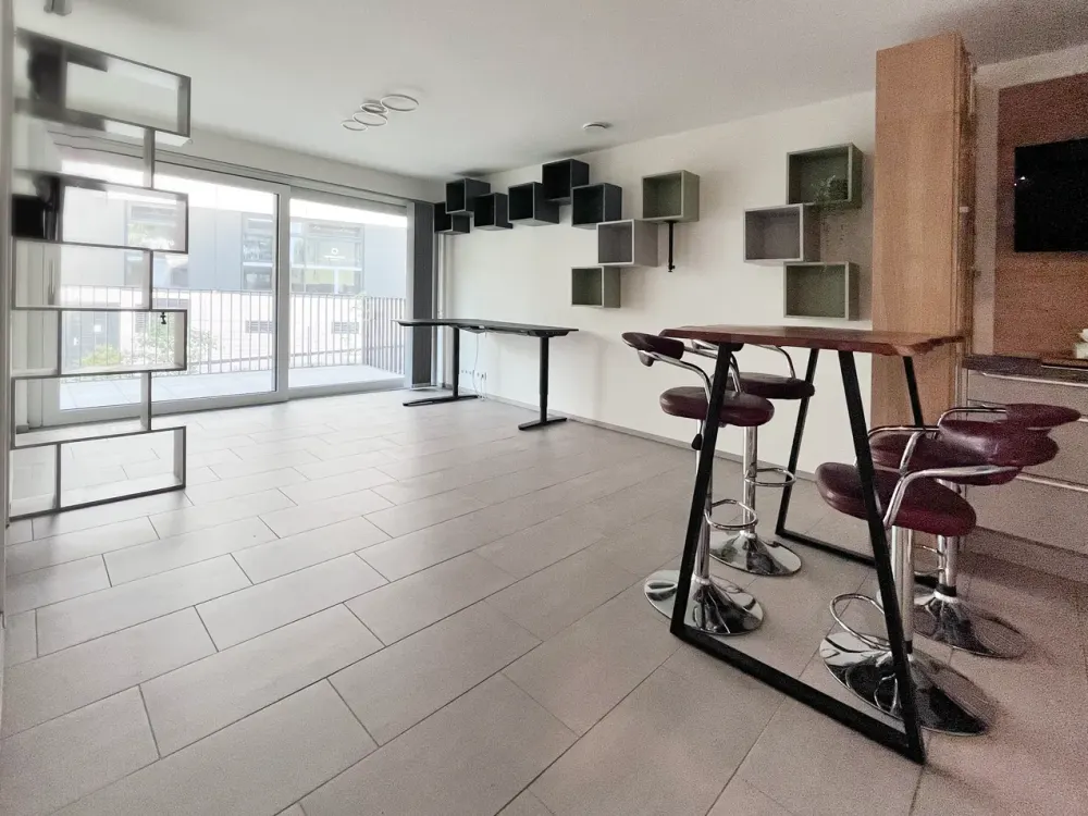 Exclusive 2-Room Apartment near Killesberg - Fully Furnished with Underground Parking Space