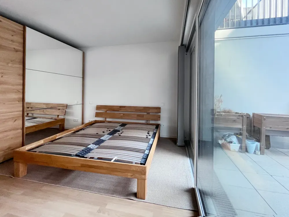 Exclusive 2-Room Apartment near Killesberg - Fully Furnished with Underground Parking Space