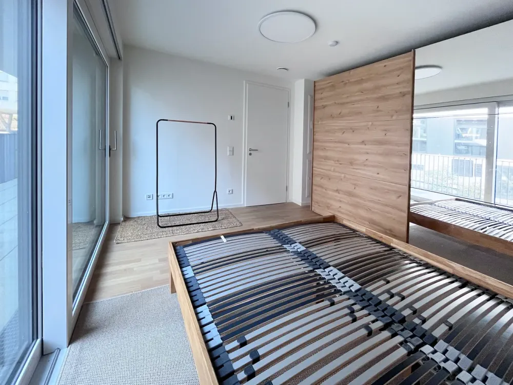 Exclusive 2-Room Apartment near Killesberg - Fully Furnished with Underground Parking Space