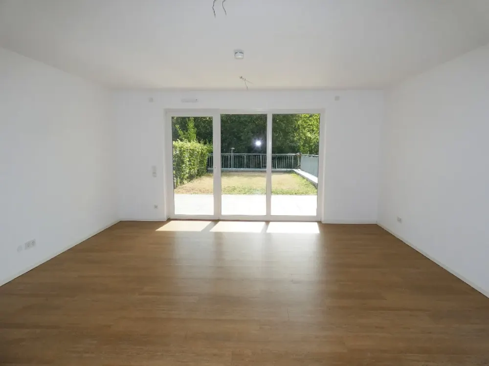 Geräumige 3-Zimmer-Erdgeschoss-Wohnung mit Einbauküche und Garten