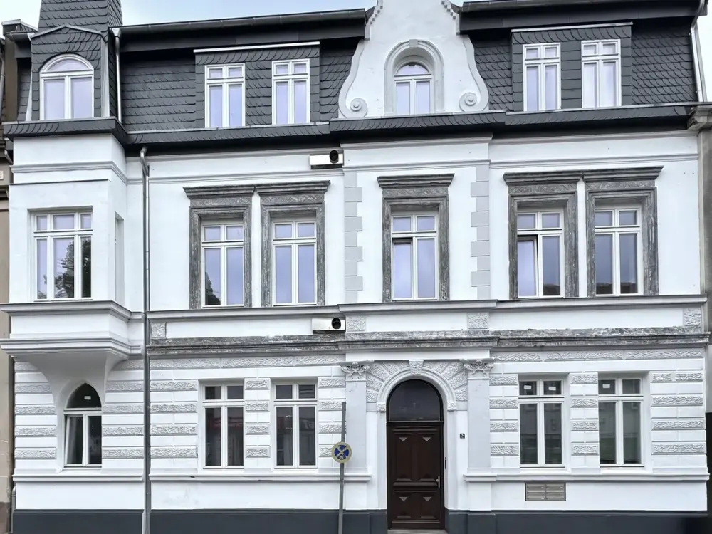 Neubau-LUXUS-3-Zimmer-Wohnung mit EBK + Balkon