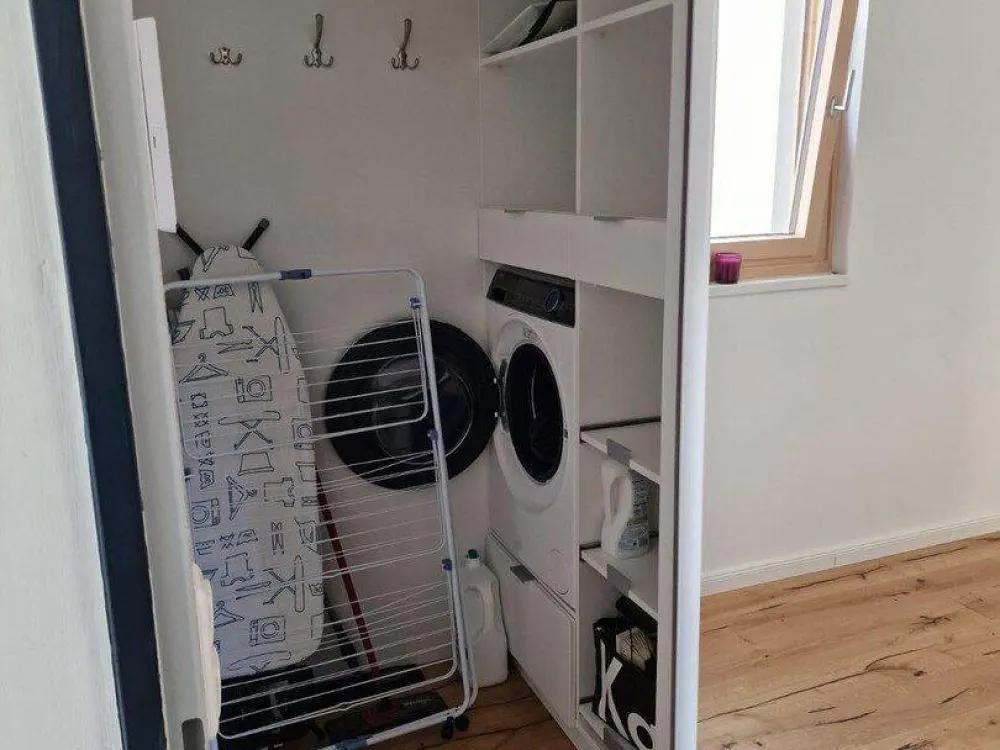 Möblierte 2Zi Wohnung 3 Min Olivaerplatz