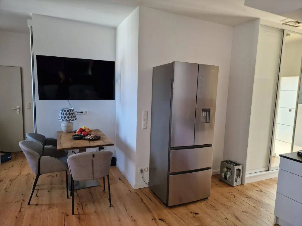 Möblierte 2Zi Wohnung 3 Min Olivaerplatz
