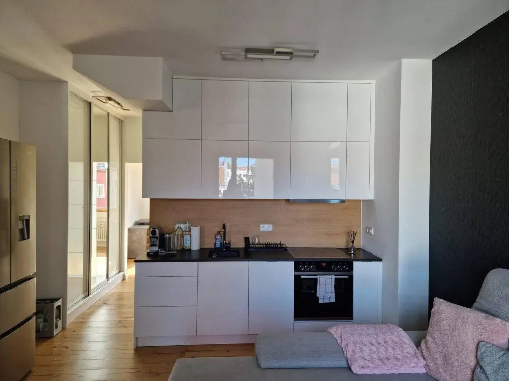 Möblierte 2Zi Wohnung 3 Min Olivaerplatz