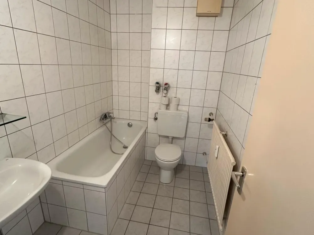 3Zimmer WG Wohnung Oder ganze komplette Wohnung