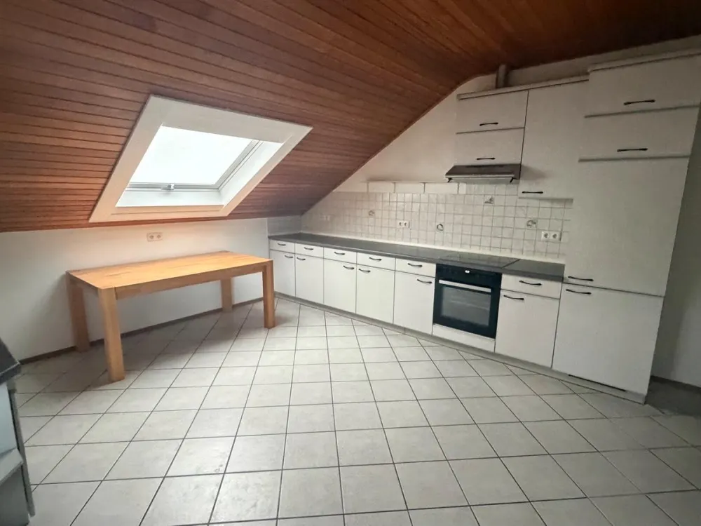 3 Zimmer, EBK, Bad, Balkon, Stellplatz, Fußbodenheizung, 33100 PB