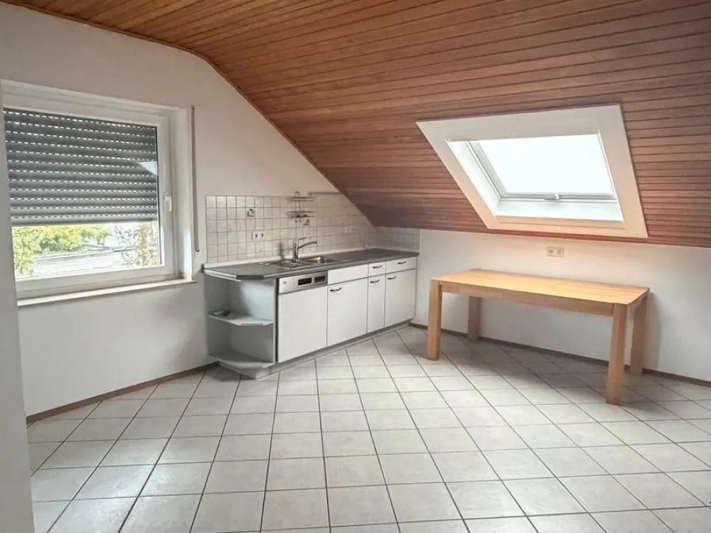 3 Zimmer, EBK, Bad, Balkon, Stellplatz, Fußbodenheizung, 33100 PB