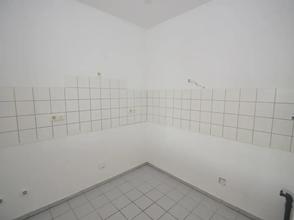 Attraktive 2-Zimmer-Wohnung mit Loggia und Tiefgarage in Köln-Weiden