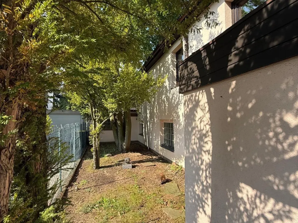 Großzügige 3 Zimmer Wohnung mit Dachterrasse