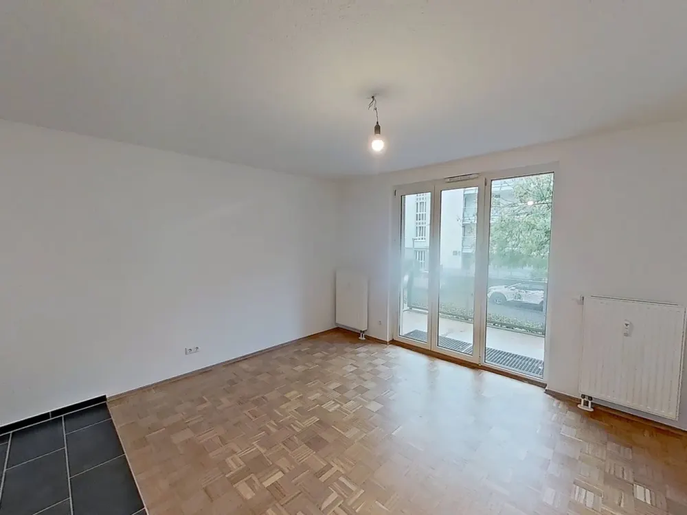 Chic 2-Room Apartment with BALCONY in Leipzig-Bemerode