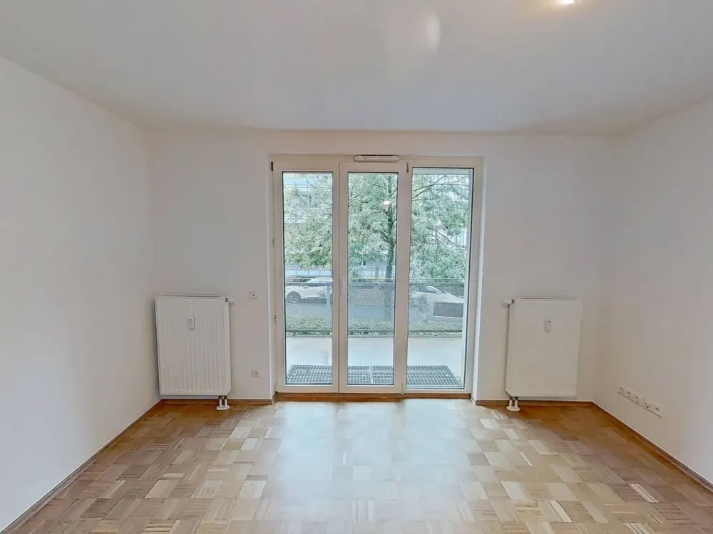 Chic 2-Room Apartment with BALCONY in Leipzig-Bemerode