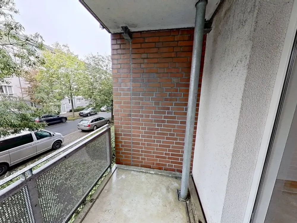 Chic 2-Room Apartment with BALCONY in Leipzig-Bemerode