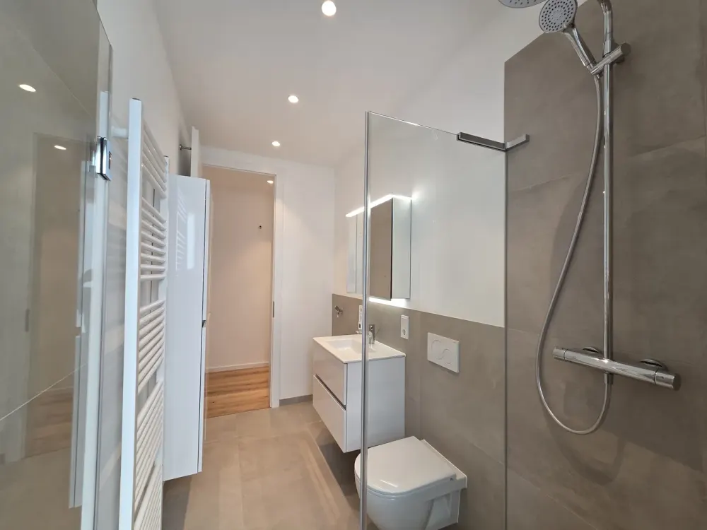 2-Zimmer-Whg., Bornheim, Erstbezug nach Modernisierung