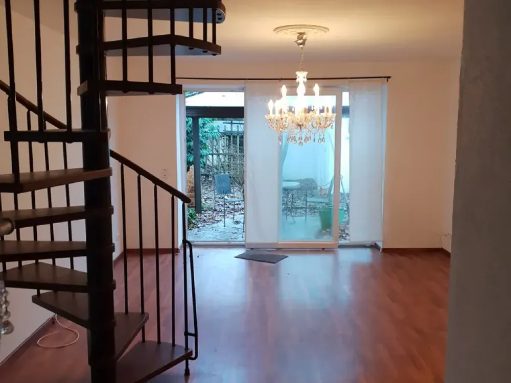 Wohnen mit Charakter: Großzügige 6-Zimmer-Wohnung in Hannover