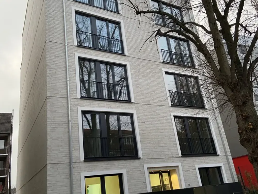 Zimmer für Studentin in Eimsbüttel (neu, möbliert)