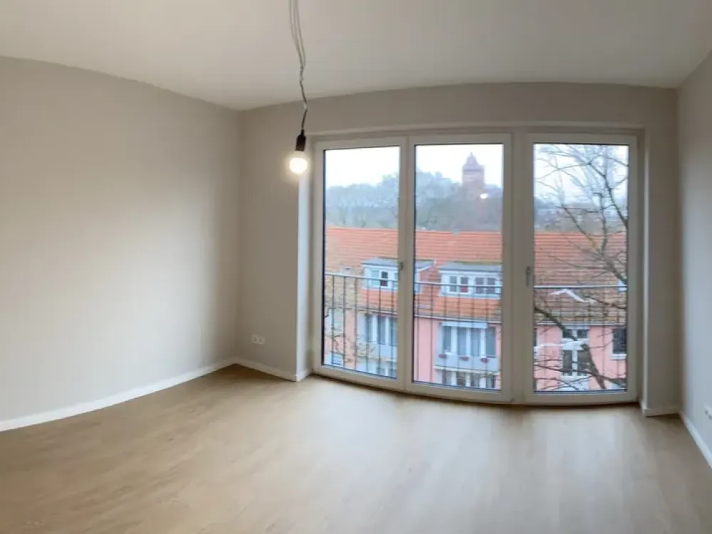 Zimmer für Studentin in Eimsbüttel (neu, möbliert)