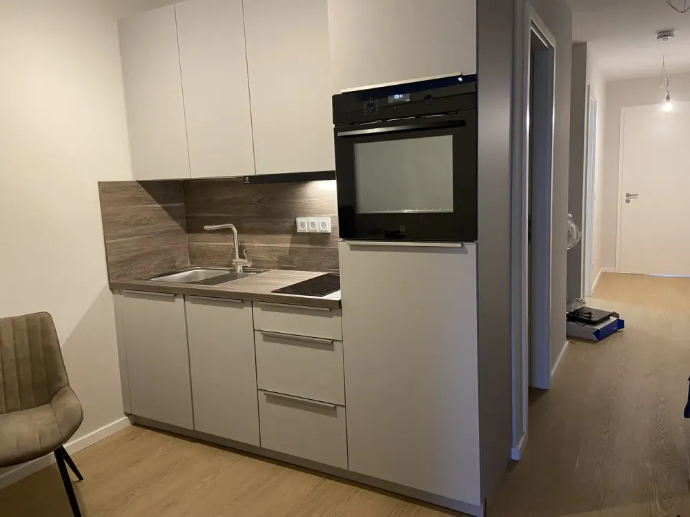 Zimmer für Studentin in Eimsbüttel (neu, möbliert)