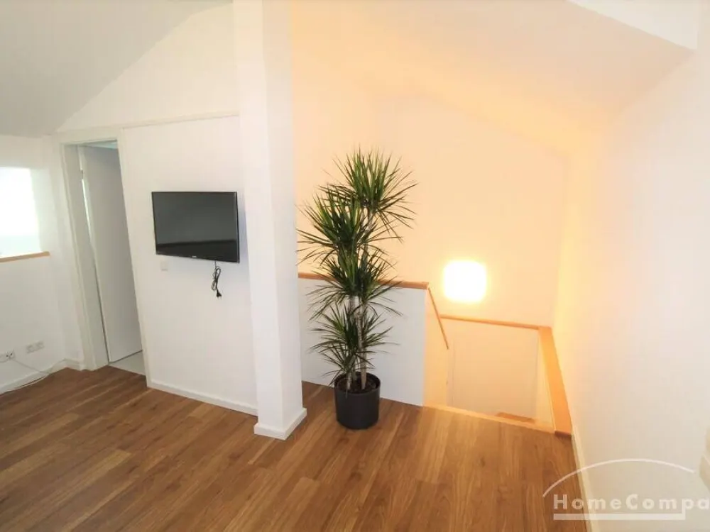 19249 HomeCompany Dresden Möbliert/ Furnished Traumhafte 4-Zimmer Maisonett-Wohnung mit Blick zur Elbe max. 4 Personen