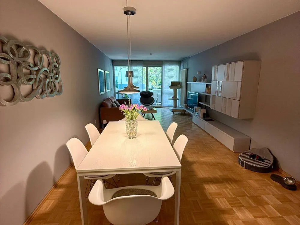 Möblierte 4-Zimmer-Wohnung mit Balkon, Garten & TG-Stellplatz