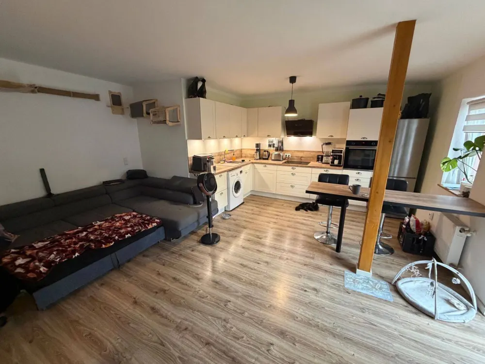 3 Raum Wohnung mit 2x Balkon, Bad mit Wanne und Dusche in der Clara-Zetkin-Straße / Ecke Klausenerstraße / Erfurt-Daberstedt