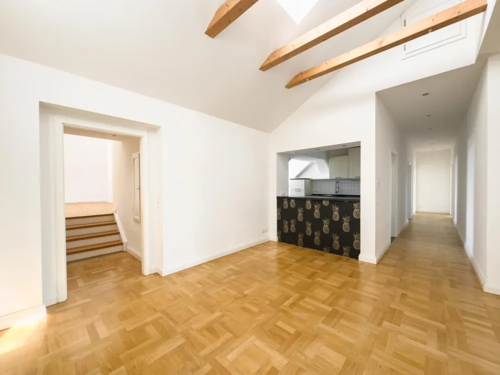 Wohntraum mit Seeblick! 5-Raum-DG-Maisonette mit Lift, Kamin, XL-Carport, EBK, Sauna u.v.a.m.