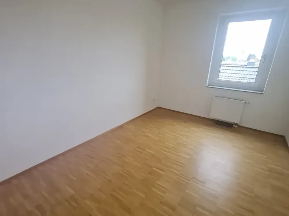 Schöne 4-Zimmer Wohnung in Hannover-Misburg, direkter Kontakt: 0511-2800618