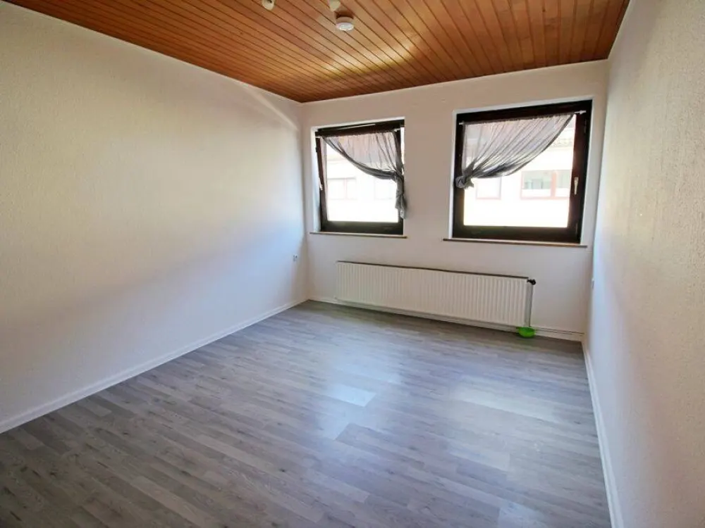 Neustadt - Nä. Flufhafen - gepflegte 3 Zimmer - ideal 1-2 Personen