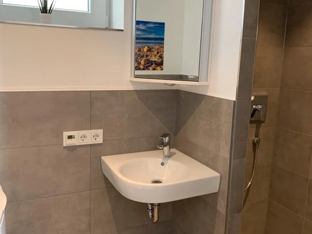 2-Room Granny Flat (Short-Term Rental)