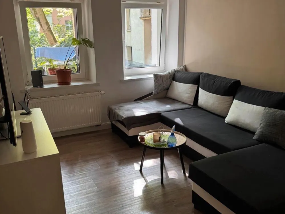 3 Raum- Balkon, Terrasse + Einbauküche