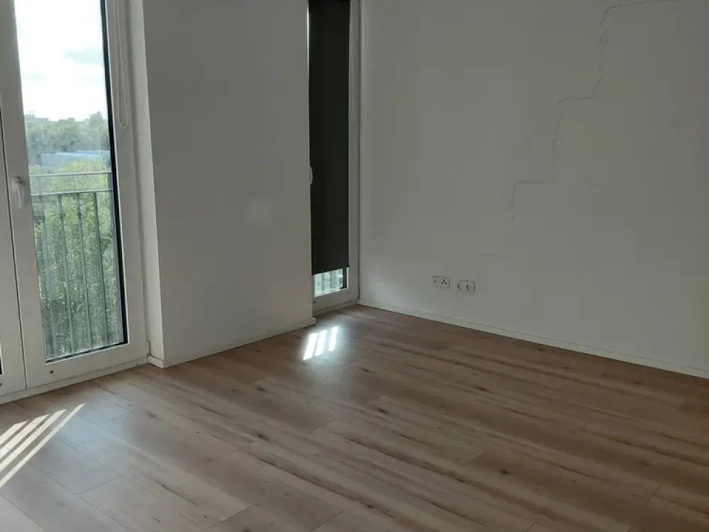roof top Apartment mit kleiner Terrasse und Einbauküche