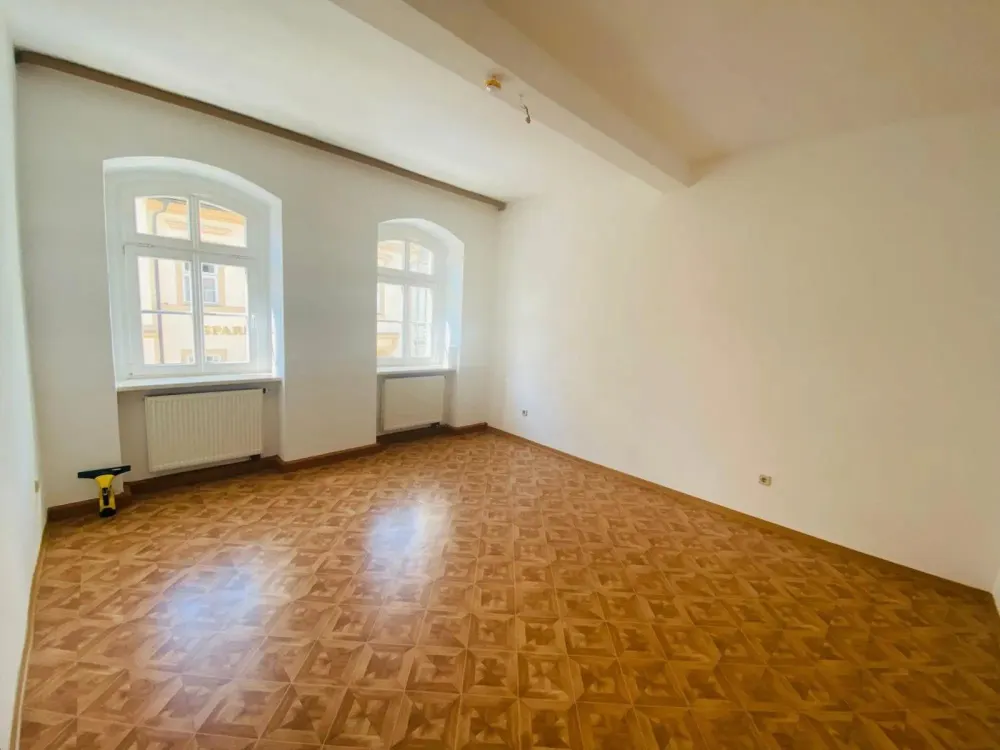 Helle und geräumige 4-Zimmer-Wohnung zu vermieten!