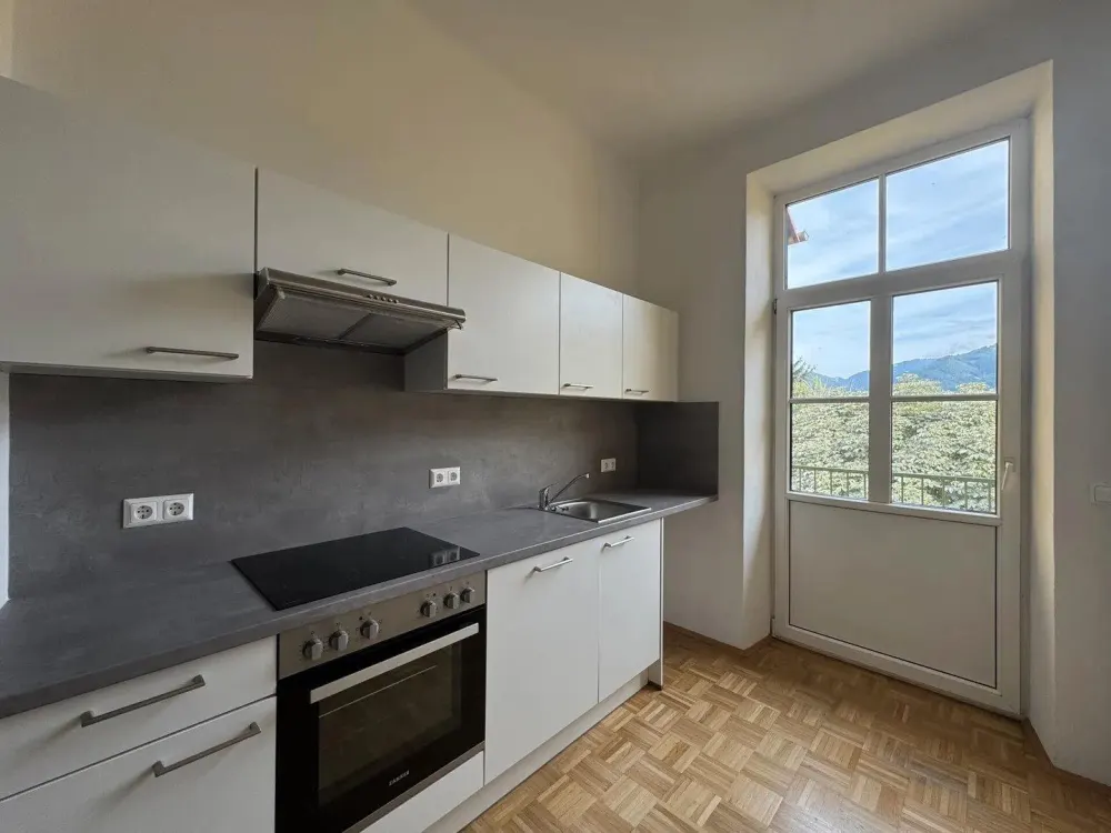Helle und geräumige 4-Zimmer-Wohnung zu vermieten!