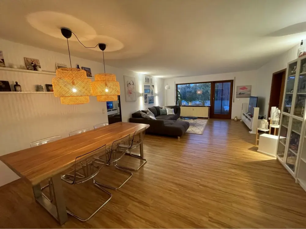 Gepflegte 3,5-Zimmer-Wohnung mit Balkon und EBK in Freiberg am Neckar