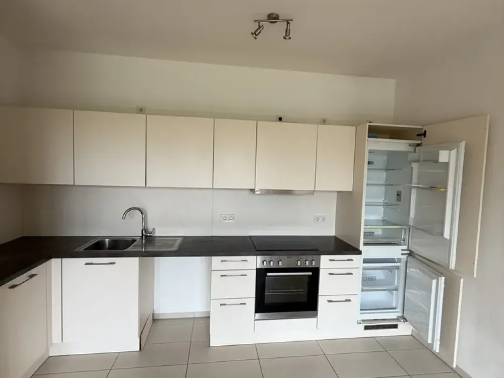 Moderne 2-Zimmer Wohnung mit Einbauküche und Balkon am Mauerpark