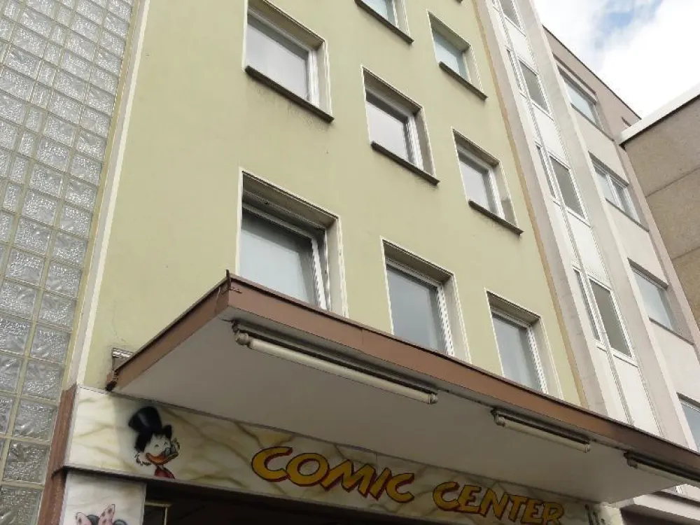 Helle Citywohnung in der Weißenburger Straße 6, Ecke Kaiserstraße, Balkon