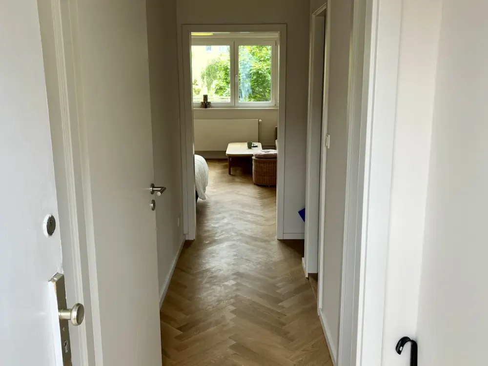 Sanierte und voll möblierte Wohnung mit Balkon, 2 Minuten von der U9