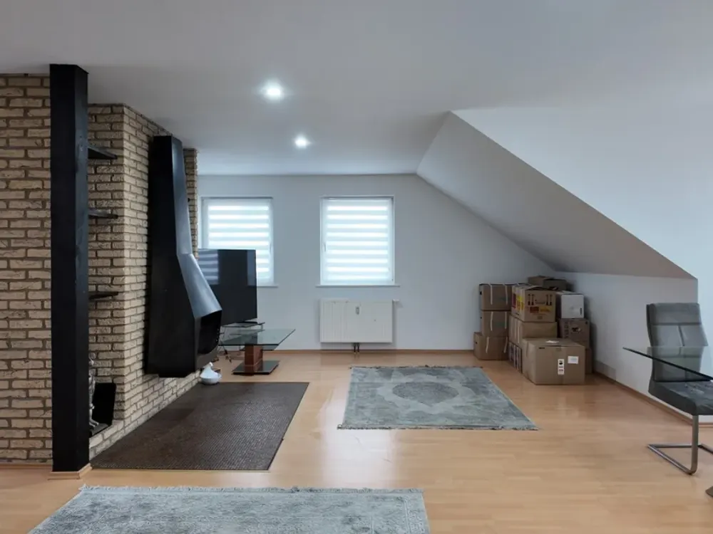 Ganderkesee Ort | Helle Drei-Zimmer Dachgeschosswohnung mit Dachterrasse mitten im Ortskern