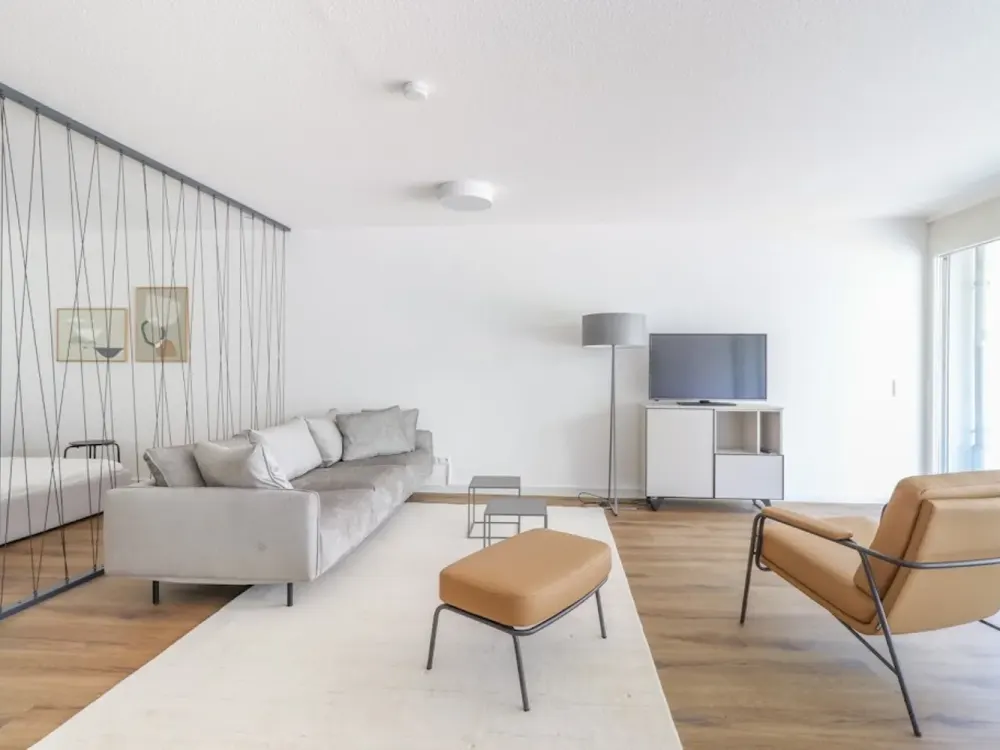 Elegante Souterrain-Wohnung - stilvoll wohnen mit großzügiger Terrasse & moderner Möblierung
