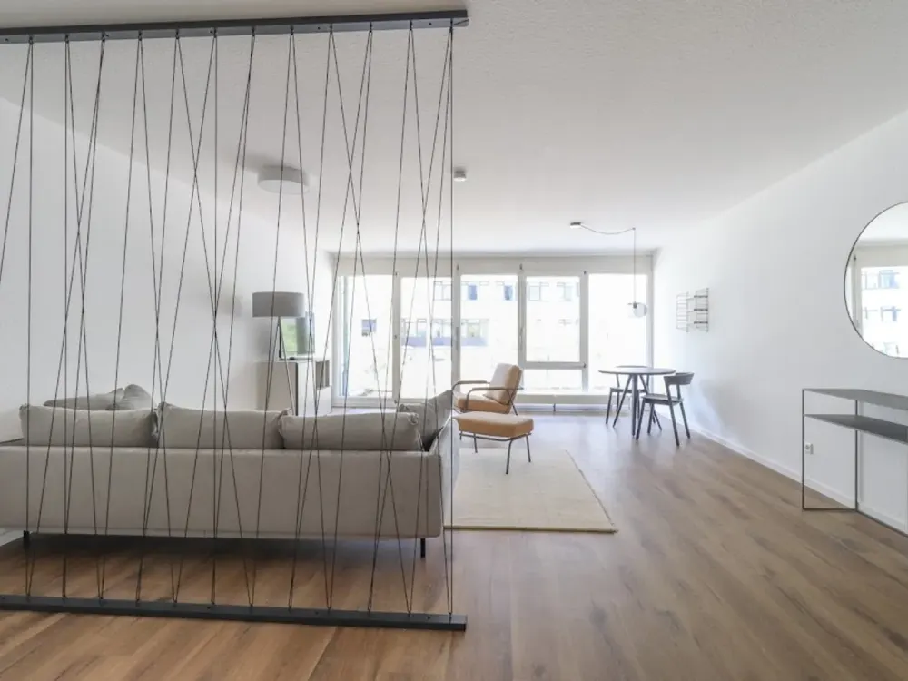 Elegante Souterrain-Wohnung - stilvoll wohnen mit großzügiger Terrasse & moderner Möblierung