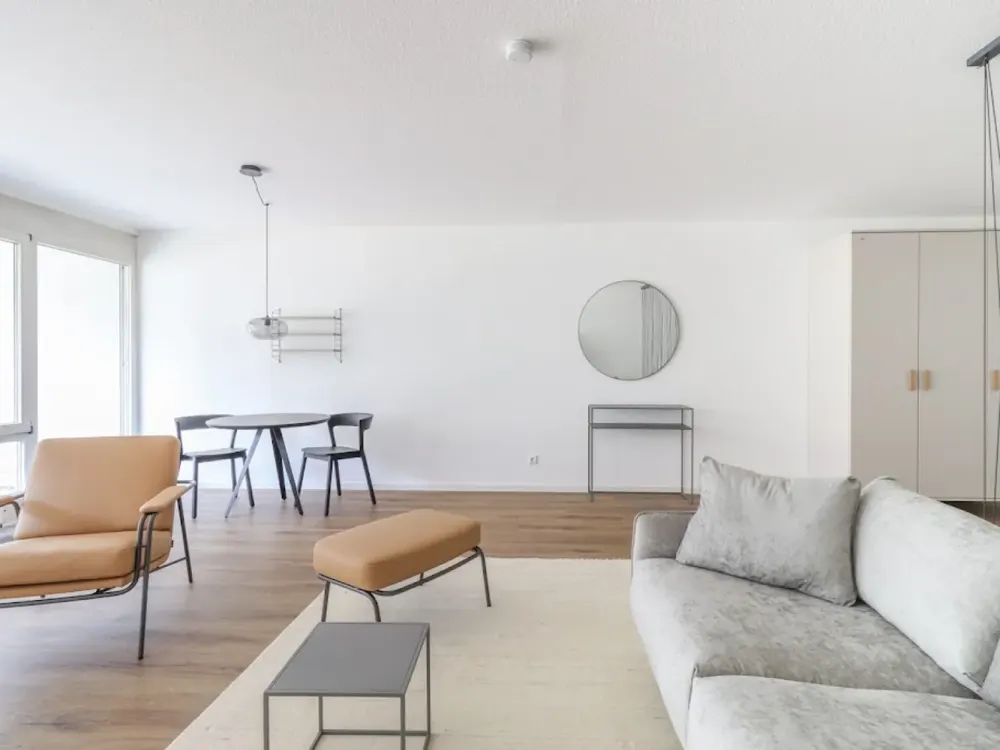 Elegante Souterrain-Wohnung - stilvoll wohnen mit großzügiger Terrasse & moderner Möblierung