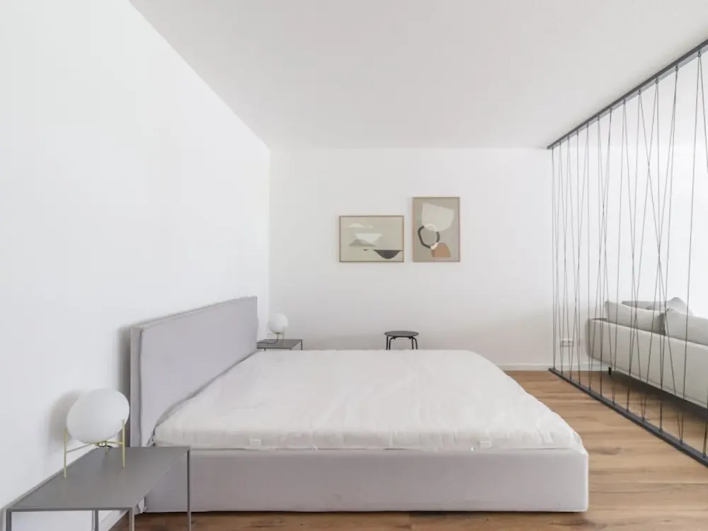 Elegante Souterrain-Wohnung - stilvoll wohnen mit großzügiger Terrasse & moderner Möblierung